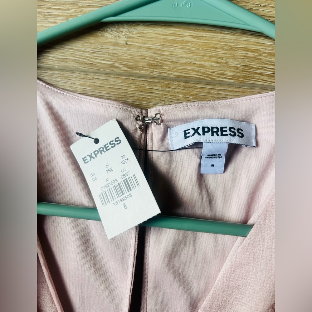 Express Dress - Picture 6 of 6